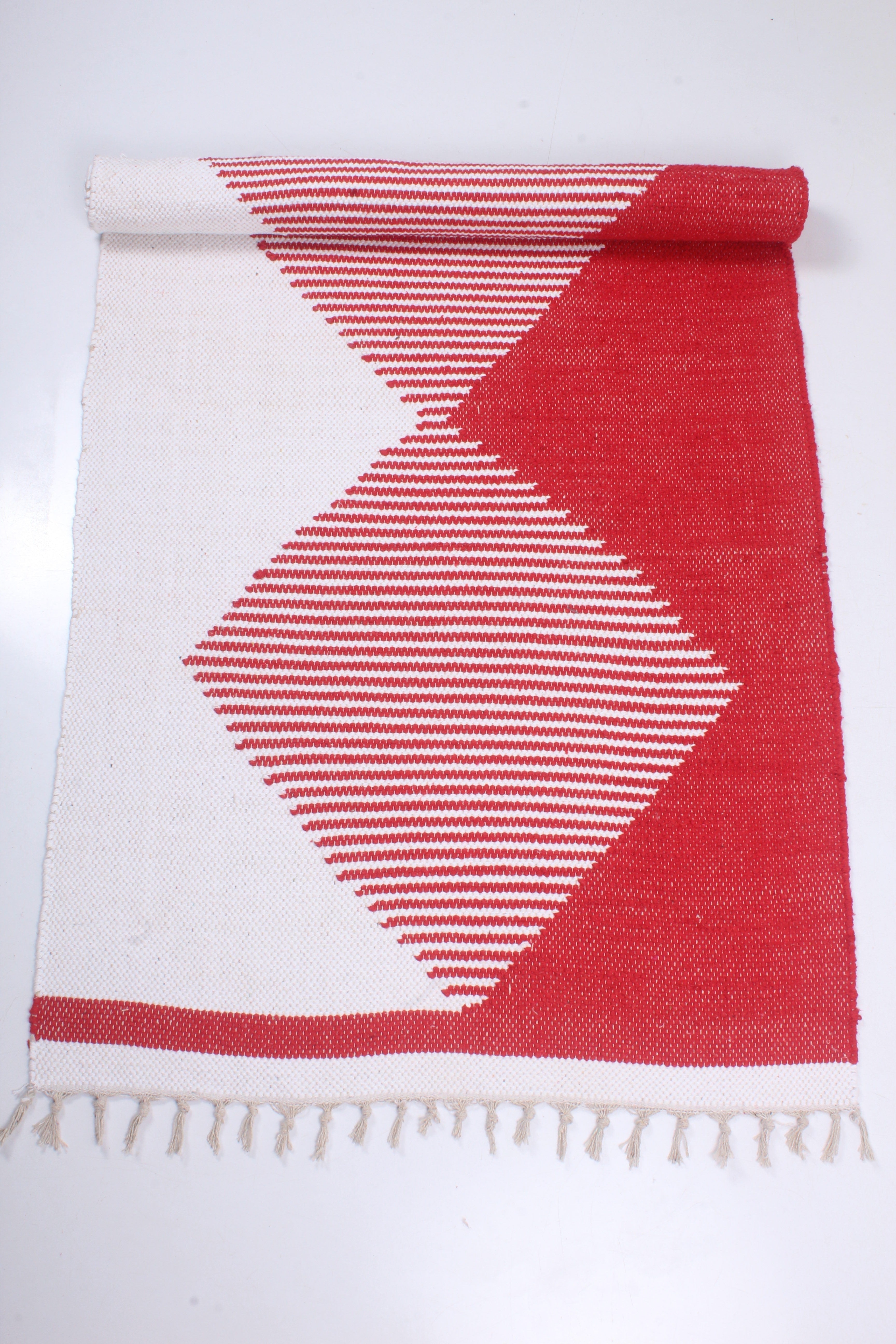 Pure Handwoven Yoga Mats: A Natural Choice
